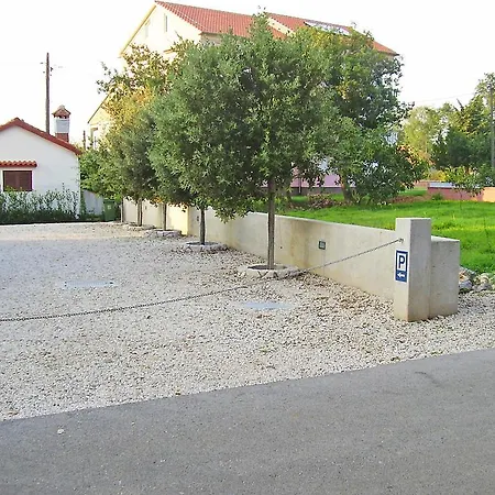 Apartman Mik.2 Nin